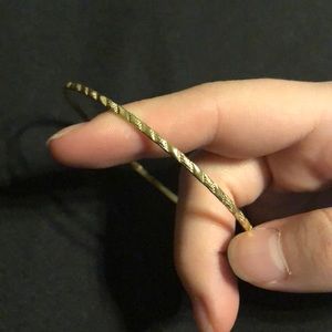 ‼️PRICE DROP‼️ Patterned gold bangle